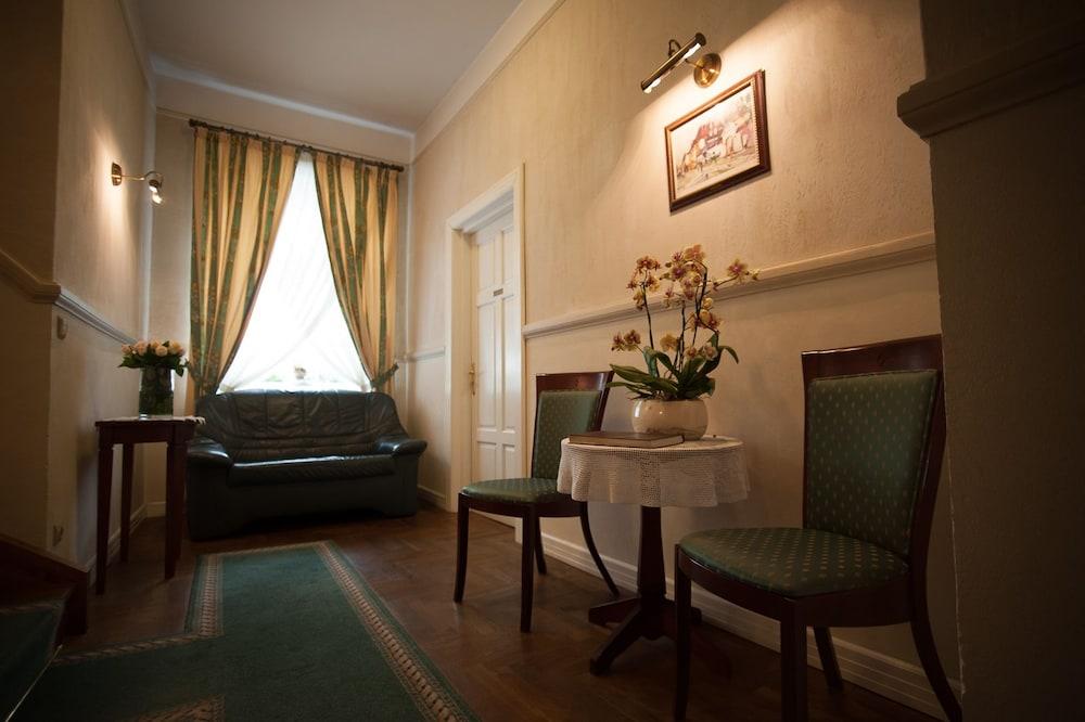 Aparthotel Karmel 克拉科夫 外观 照片